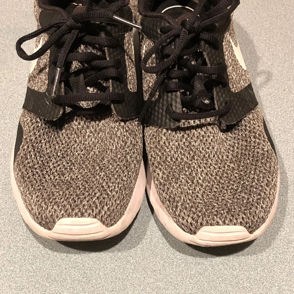 Nike Gray and Black Athletic Shoes - Picture 2 of 15